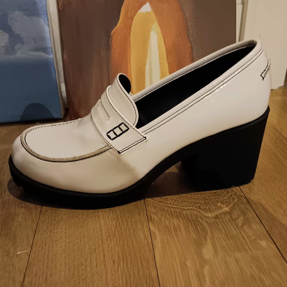 Women's White Loafer Heels! - Picture 8 of 8